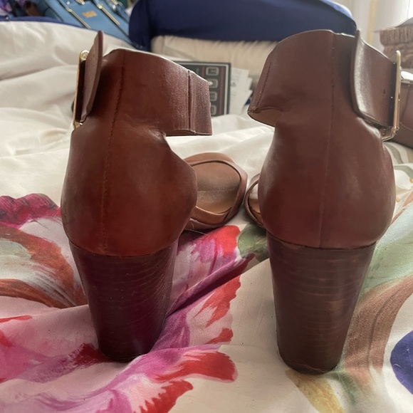 Steve Madden Leather 3” Sandals/Heels. Worn Once Excellent Condition - Picture 5 of 5
